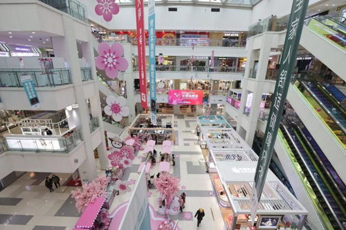 清明假期春意十足 應(yīng)季商品走俏市場